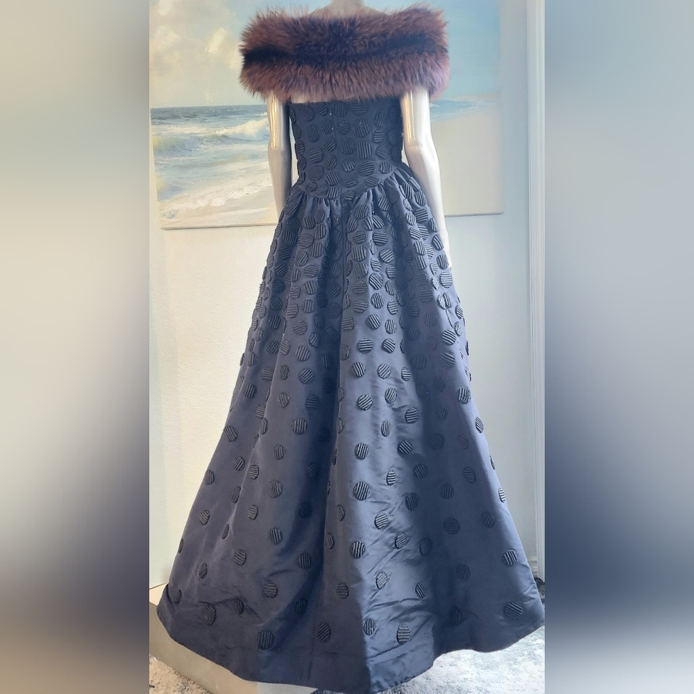 $8,000 OSCAR DE LA RENTA SILK BLUE EXCLUS BEAD EMBROID RUNWAY GOWN US 8 - Picture 9 of 16